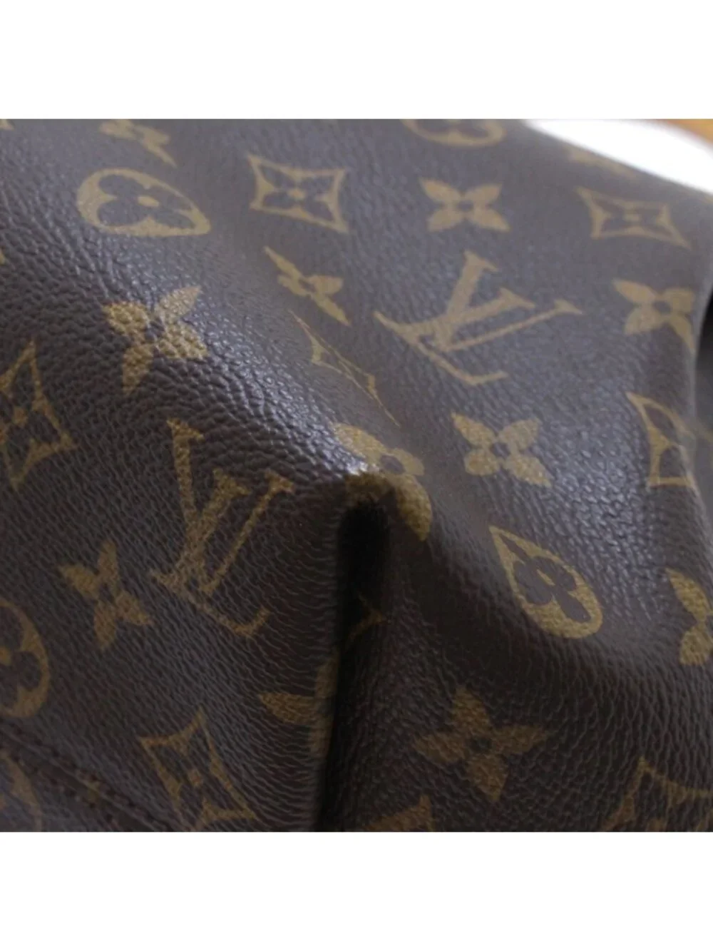 Louis Vuitton Turenne MM Monogram Handbag Canvas